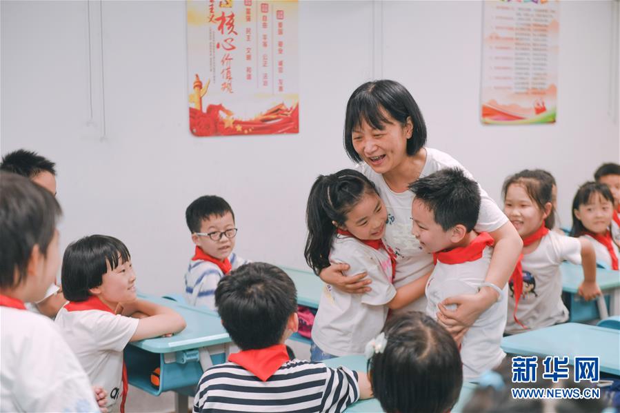 教師に感謝の気持ちを伝えよう！　福建省