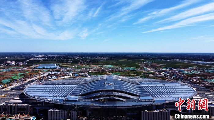 雄安鉄道駅（撮影?孫立君）。