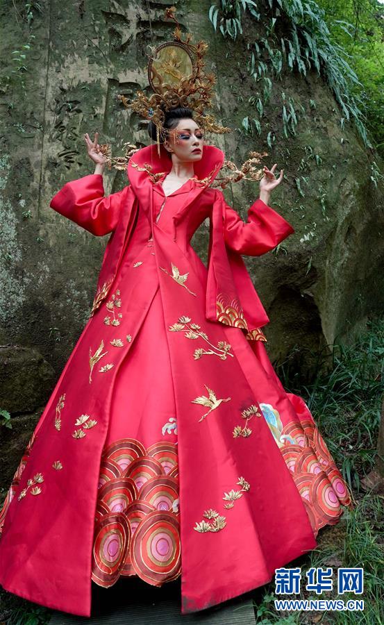 中國重慶國際ファッションウィークが閉幕