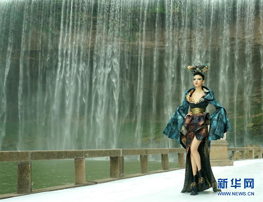 中國重慶國際ファッションウィークが閉幕