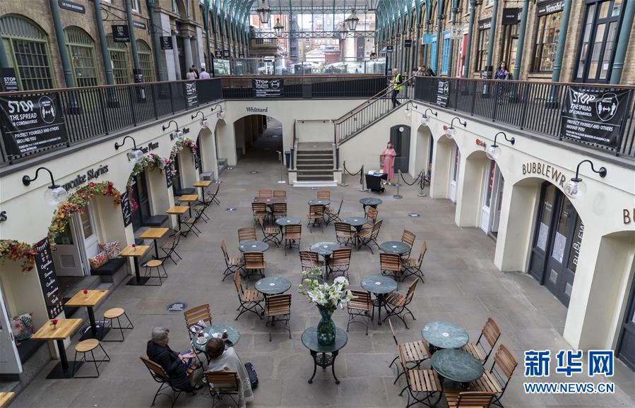 新型コロナ感染拡大の「臨界點(diǎn)」に立つ英國(guó)