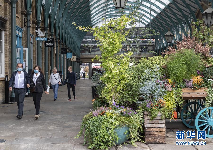 新型コロナ感染拡大の「臨界點(diǎn)」に立つ英國