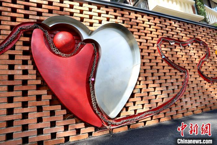 四川省成都に戀のあまい雰囲気漂う「戀愛橫町」登場