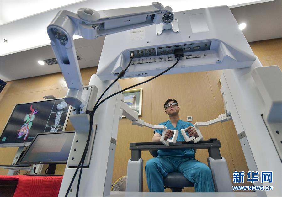 青島大學(xué)附屬病院が5G超遠隔泌尿器外科手術(shù)を?qū)g施