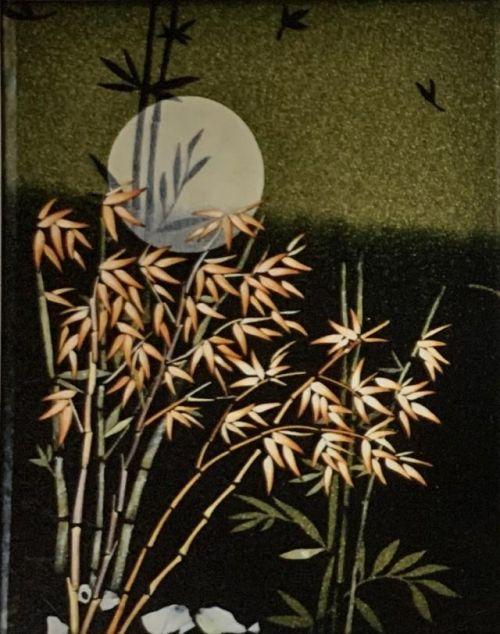 魚の骨にカニの殻！ユニークな貼り絵を作るおばあちゃん　浙江省杭州