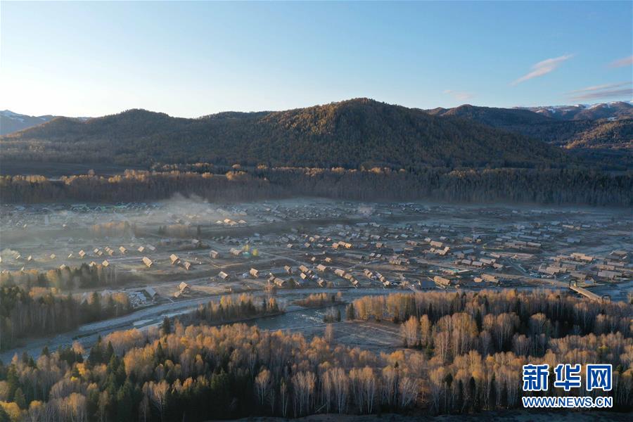 絶好の鑑賞シーズン迎えた禾木村 新疆維吾爾自治區(qū)