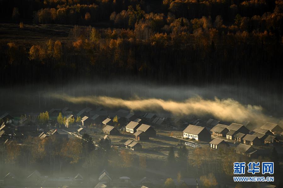 絶好の鑑賞シーズン迎えた禾木村 新疆維吾爾自治區(qū)