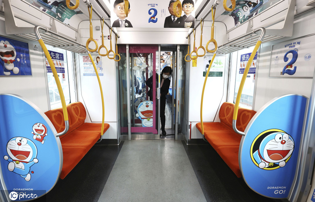 ラッピング電車「ドラえもん號(hào)」（寫真著作権は東方ICが所有のため転載禁止）。