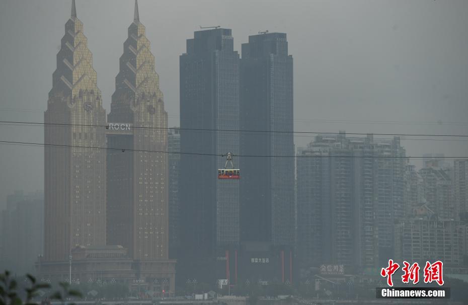 三峽ダムの水位が上昇続け地表面の高さに近づく　重慶市