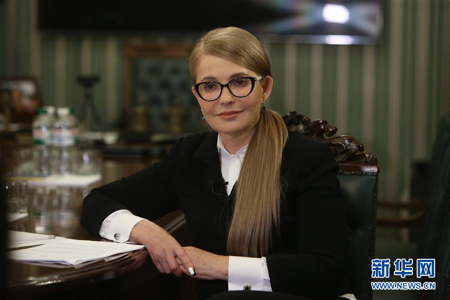 9月30日、首都キエフでウクライナ中國(guó)メディアの合同インタビューに応じたウクライナのティモシェンコ元首相。