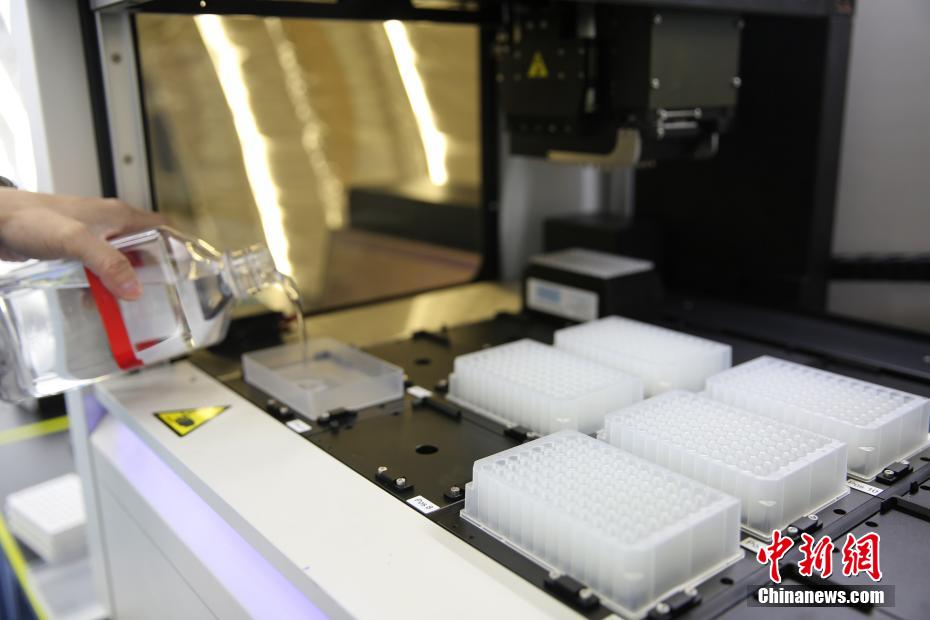 1日40萬(wàn)人のPCR検査可能にする「火眼実験室」の改良工事完了　山東省青島