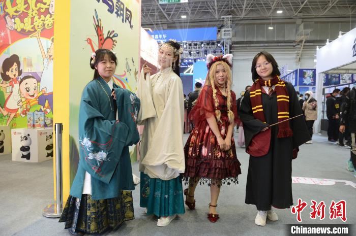 第1回草原アニメ?漫畫カーニバルが內(nèi)モンゴルで開幕