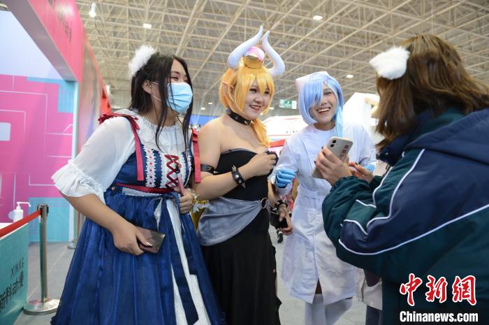 第1回草原アニメ?漫畫カーニバルが內モンゴルで開幕