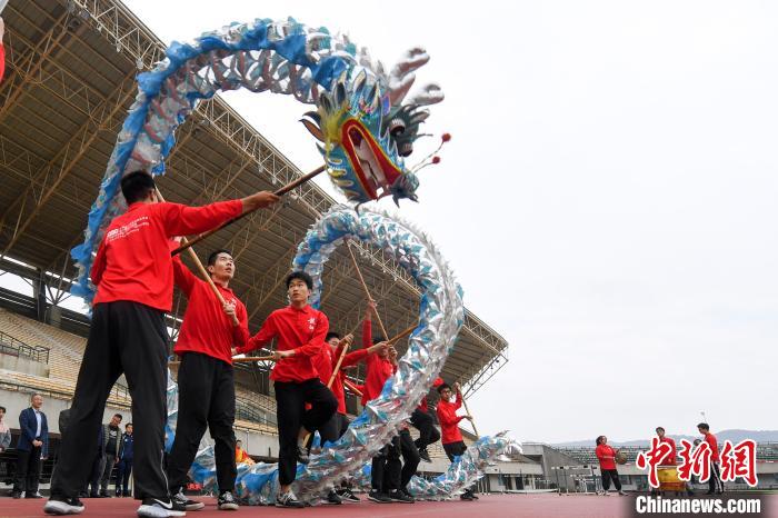 大學(xué)で「竜舞?獅子舞」のオンライン?ライブ授業(yè)