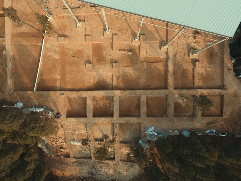 竜門(mén)石窟でインド高僧の墓とみられる唐代の塔の基礎(chǔ)発見(jiàn)