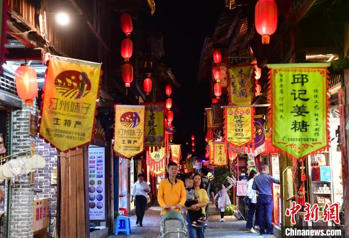 「客家の首府」に広がる千年の古城の美しき夜景　福建省長汀