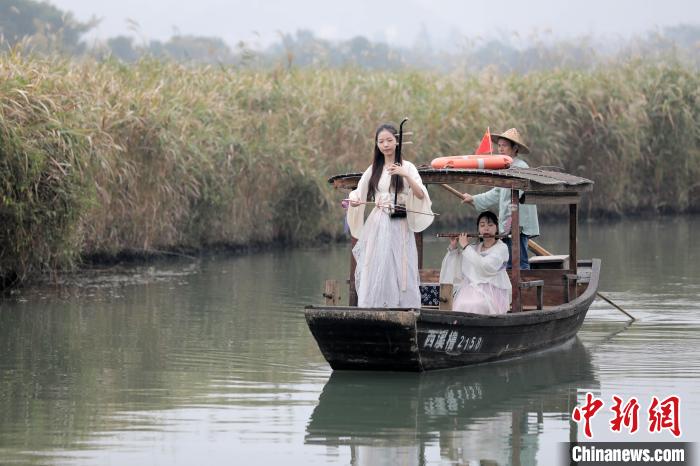 西渓に広がる「秋蘆飛雪」の風(fēng)景　浙江省杭州