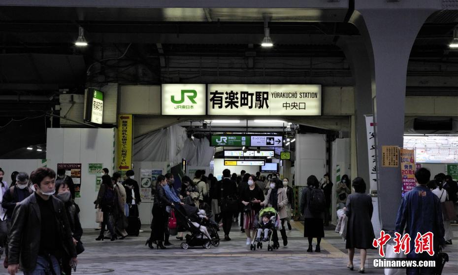 日本で新型コロナ感染再拡大の傾向、政府は冬場(chǎng)の感染爆発を懸念
