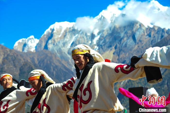 世界最大の峽谷で「中國(guó)で最も美しい山の峰」を鑑賞