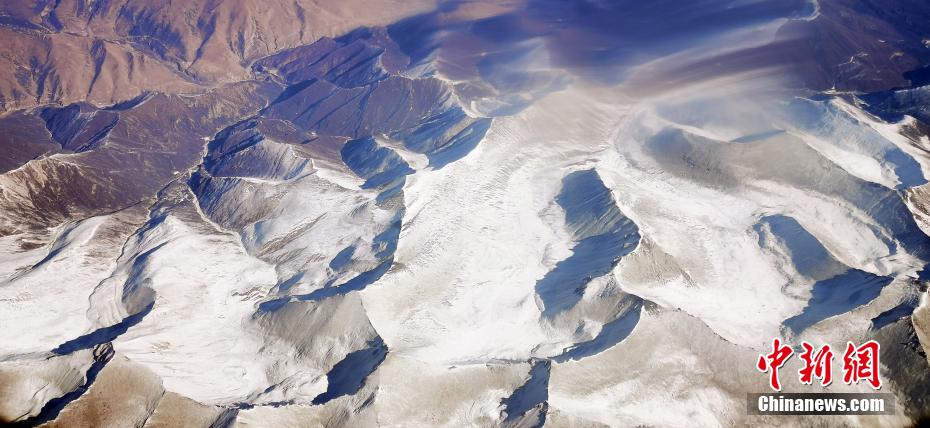 抜けるような青が美しい！　祁連山