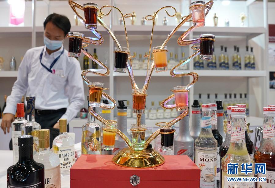 11月11日、食品展に出展されたドリンク（撮影?李鋼）。