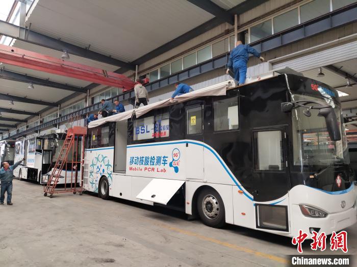 「成都製」の5Gスマート移動PCR検査車、全フロー自動化で1日2萬人を検査