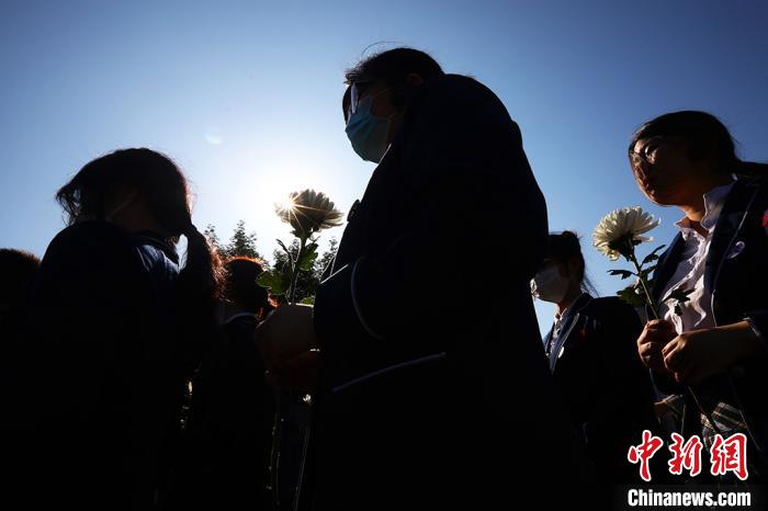 南京市の學(xué)生が南京大虐殺紀(jì)念館を見學(xué)し、歴史を銘記　江蘇省