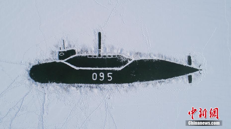 ハルビン工程大學(xué)の學(xué)生が「雪地艦隊(duì)」を制作　黒竜江省