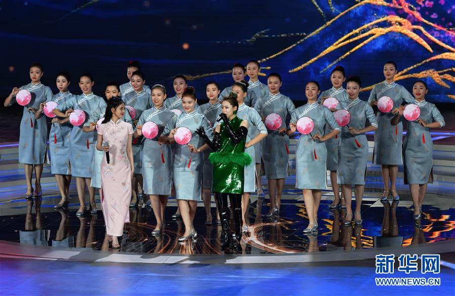 第33回中國映畫金鶏賞映畫音楽會?開幕式開催　福建省廈門