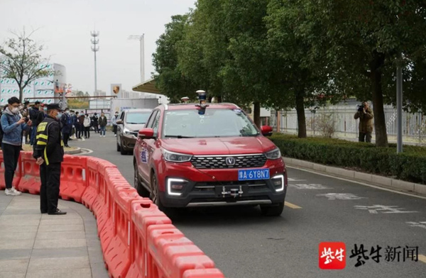 自動運転のスマートカー、実際の送迎サービスにチャレンジ