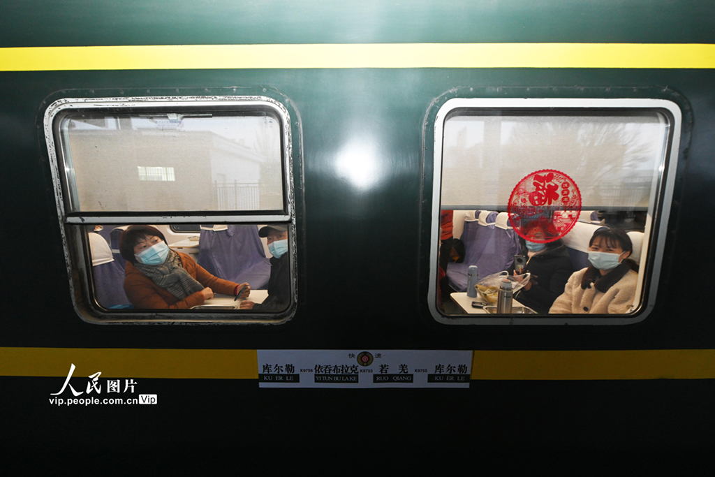 新疆の格庫鉄道が全線開通し、営業(yè)開始へ