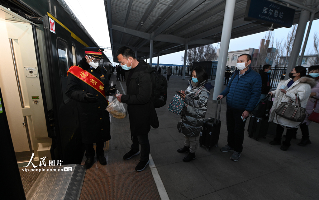 新疆の格庫鉄道が全線開通し、営業(yè)開始へ