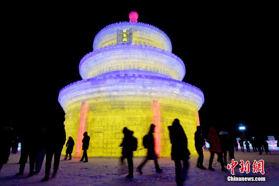 観光客を迎える「氷雪新天地」　吉林省長(zhǎng)春