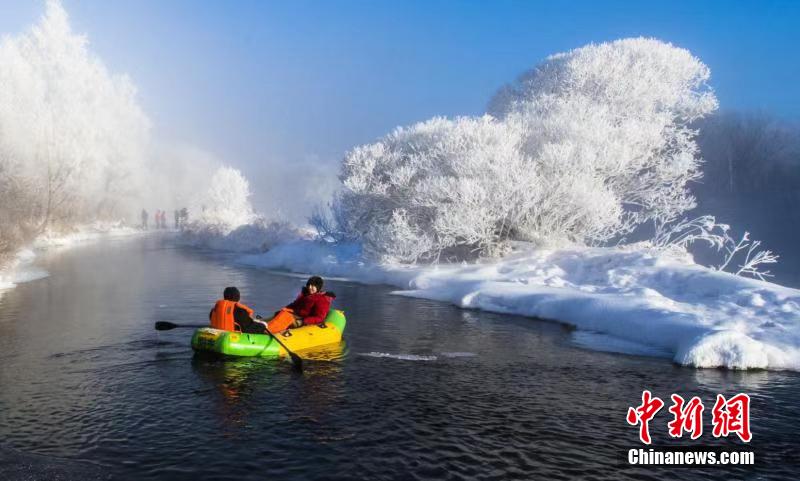 神秘的な美しさたたえる一面の樹氷　黒竜江省黒河市