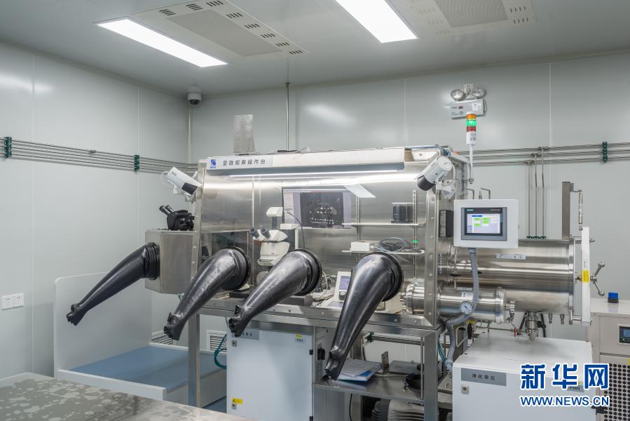 月探査機「嫦娥5號」が持ち帰った月の土壌の試料が開封へ