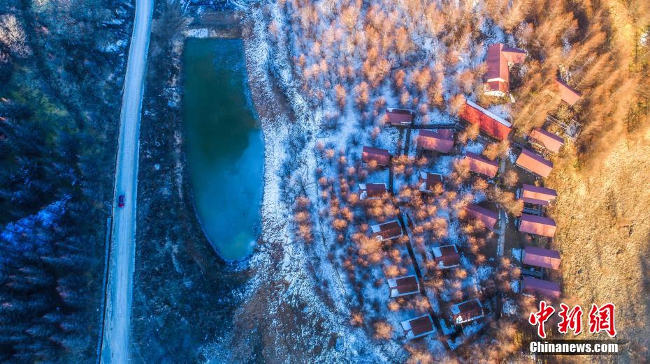 上空から撮影した神農架の氷雪世界　湖北省