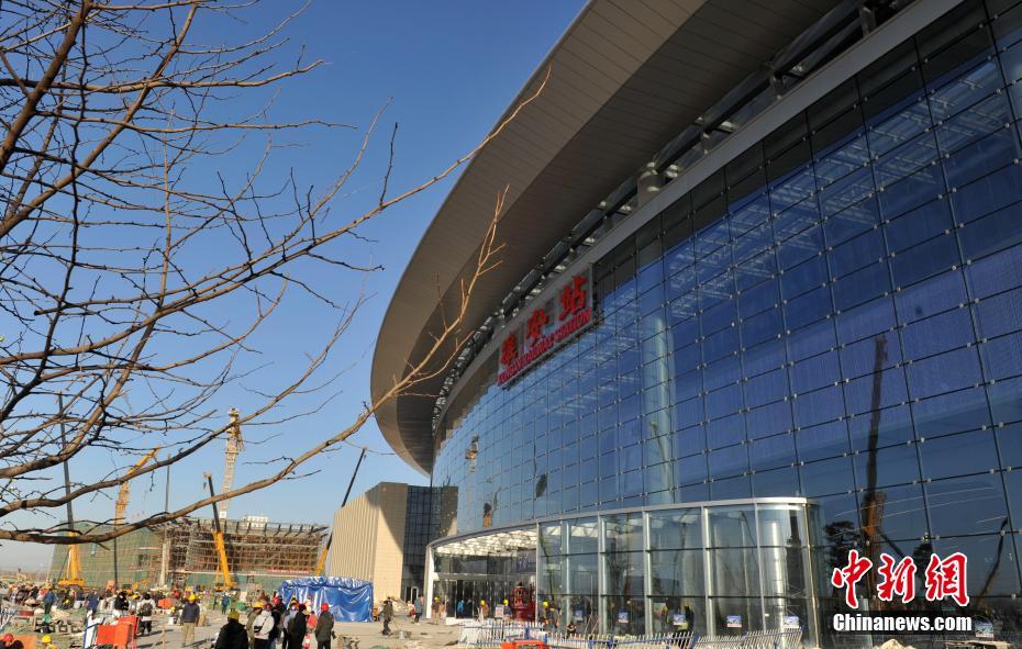 12月18日、京雄都市間鉄道の雄安駅の建設(shè)現(xiàn)場（撮影?韓氷）。