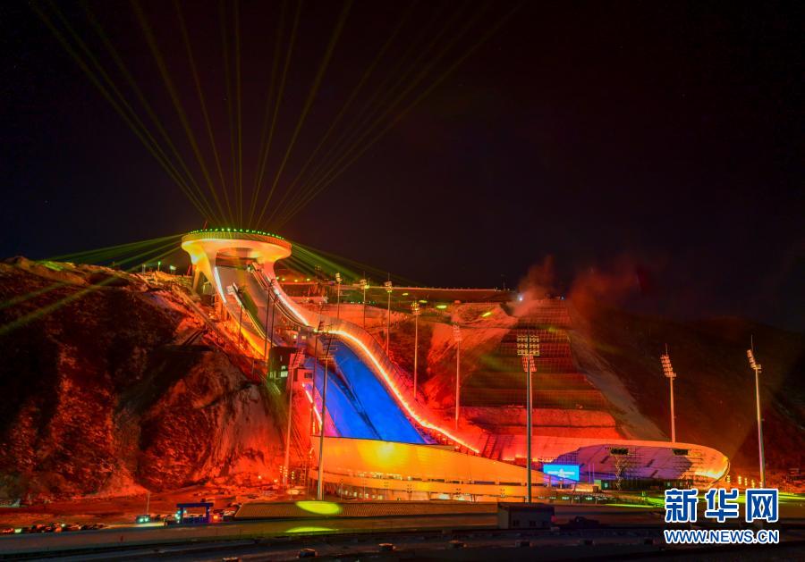 河北省第2回氷雪運(yùn)動(dòng)會(huì)が開幕　「雪如意」初公開