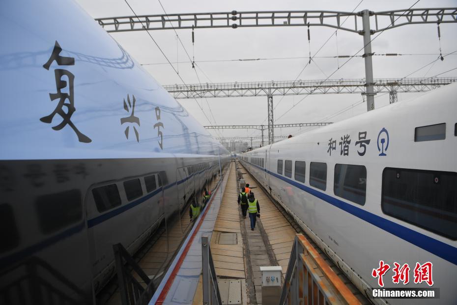 高速列車の新型「復(fù)興號(hào)」、まもなく雲(yún)南省で運(yùn)用開始　車內(nèi)Wi-Fiサービスも