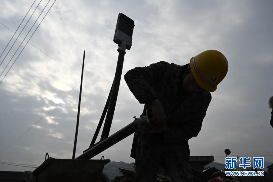 郷村を明るく照らす7萬(wàn)本のソーラー街路燈　広西柳州