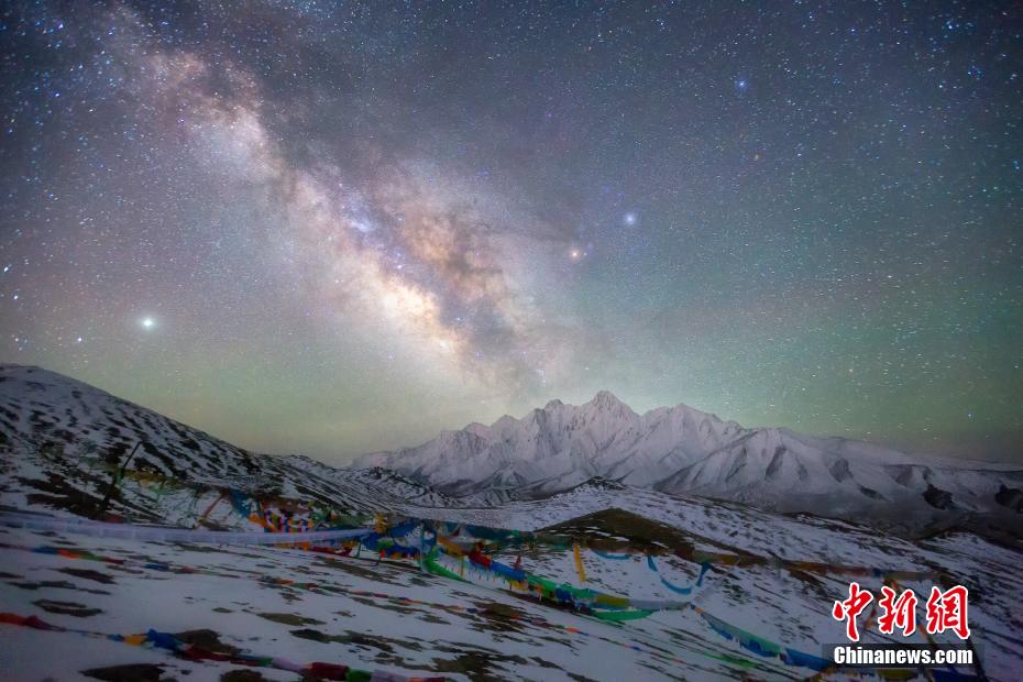 美しさの極致！ファンタジックな青海省の星空