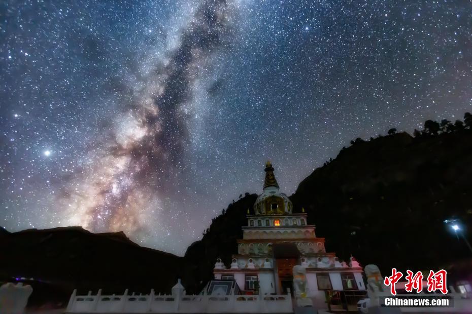 美しさの極致！ファンタジックな青海省の星空