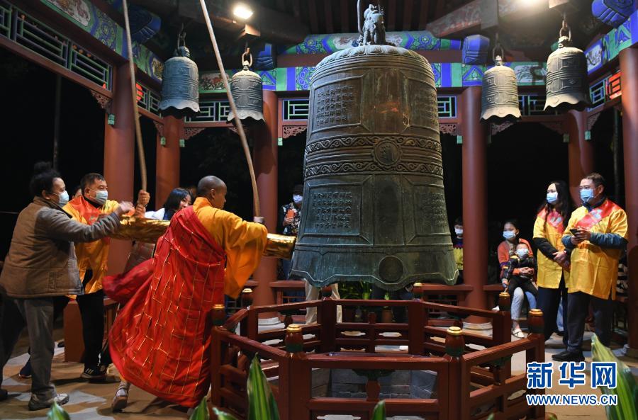 全國各地で喜びにあふれながら新年をお迎え