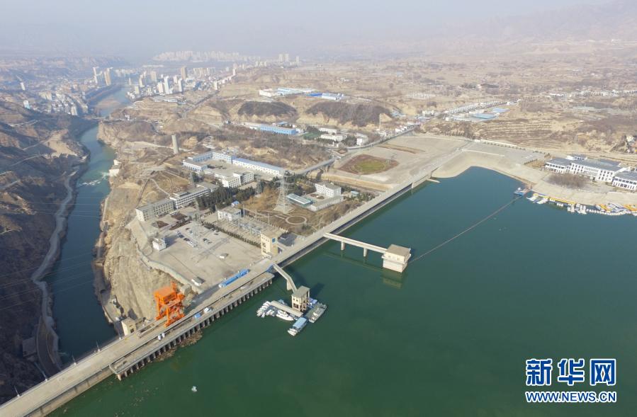 冬場の河川増水対応と安全確保のため黃河への放流量調(diào)整　甘粛省劉家峽ダム