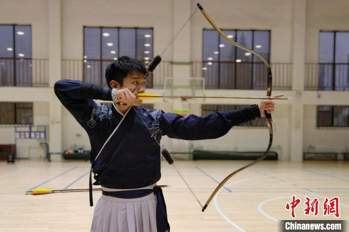 甘粛省の大學(xué)が選択科目に弓道開設(shè)　伝統(tǒng)の精神學(xué)ぶ場に