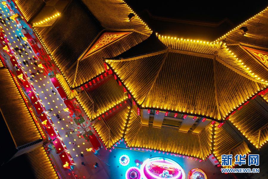 蘭州老街のライトアップが黃河観光に新しい魅力　甘粛省