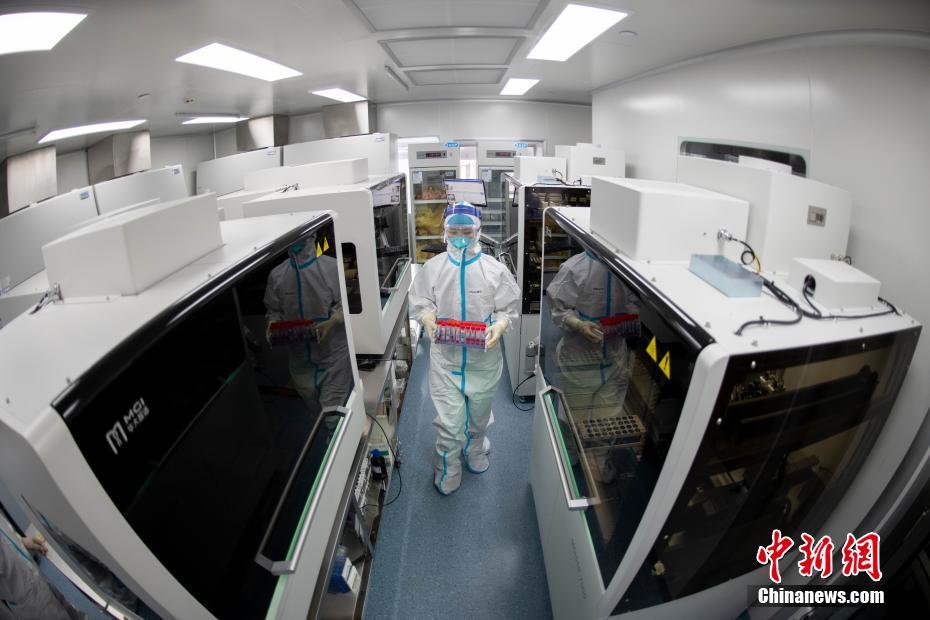 山西省のPCR検査基地を訪ねて　1日あたり30萬件分の分析可能