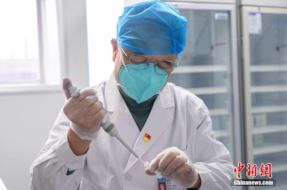 山西省のPCR検査基地を訪ねて　1日あたり30萬(wàn)件分の分析可能