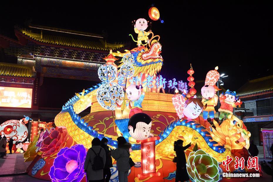 「年の瀬ムード」高まる甘粛省の蘭州老街　ランタン3千個(gè)でライトアップ