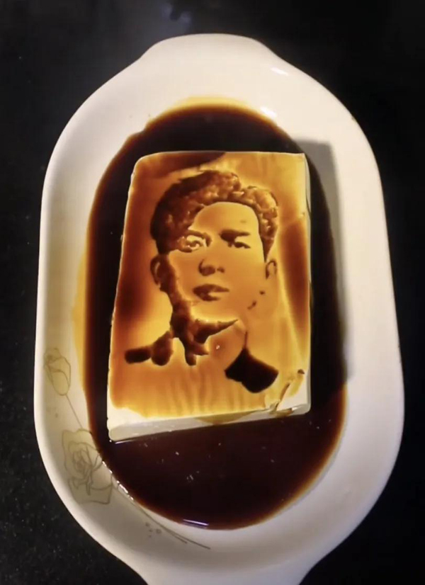 豆腐にリンゴに口紅まで！あらゆるものに彫刻施す浙江省金華市のある若者